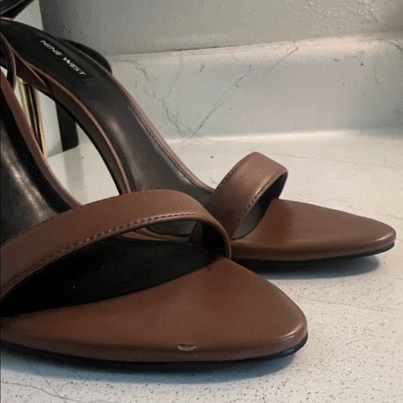 Nine West Tan Heels with Gold Accent - Picture 8 of 16